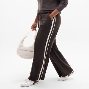 🆕 NWT Athleta MVP Mid Rise Side Stripe Pant Work to Weekend Casual Relaxed $139